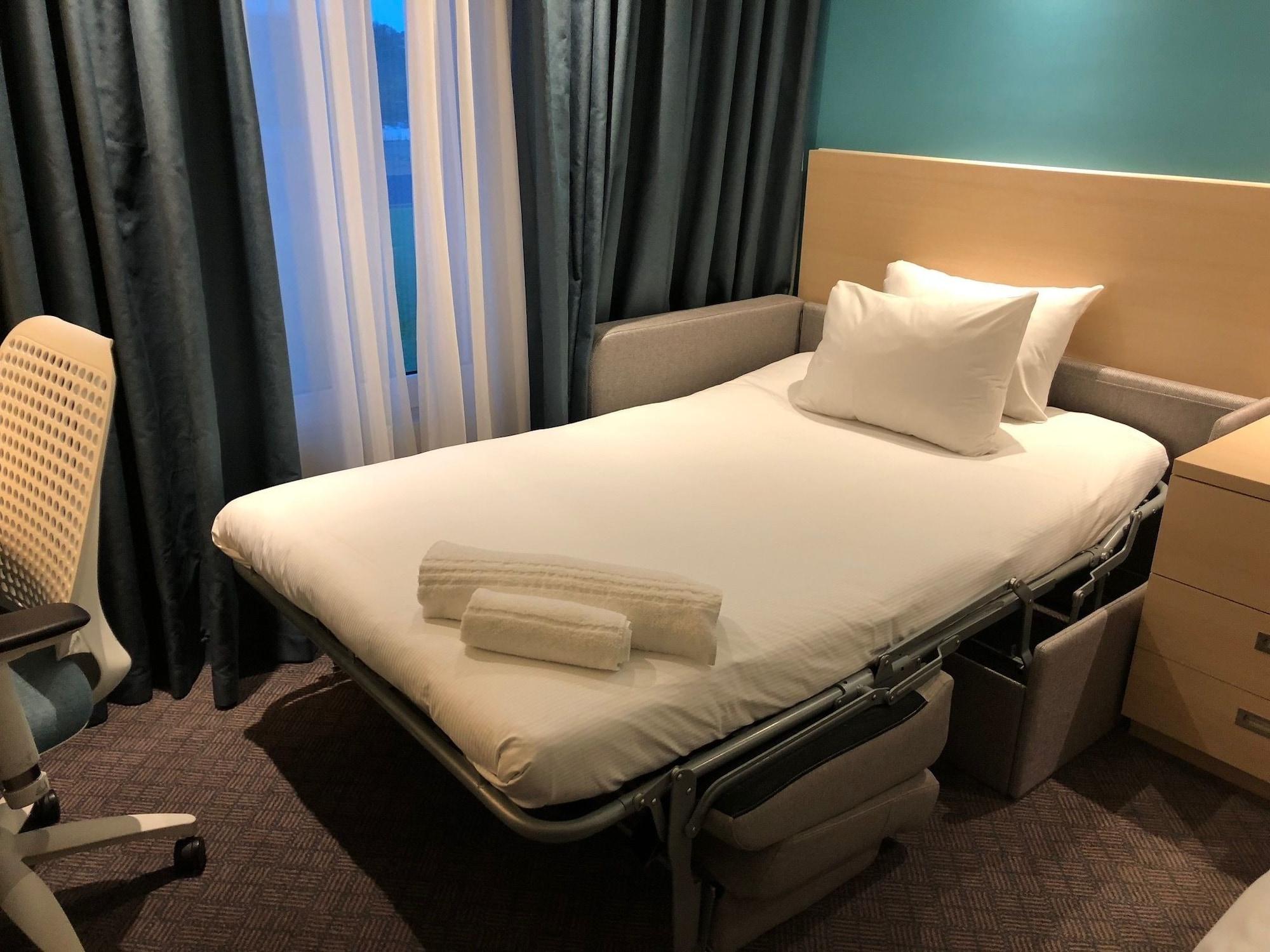 Hampton By Hilton Bristol Airport Hotel Redhill  Bagian luar foto