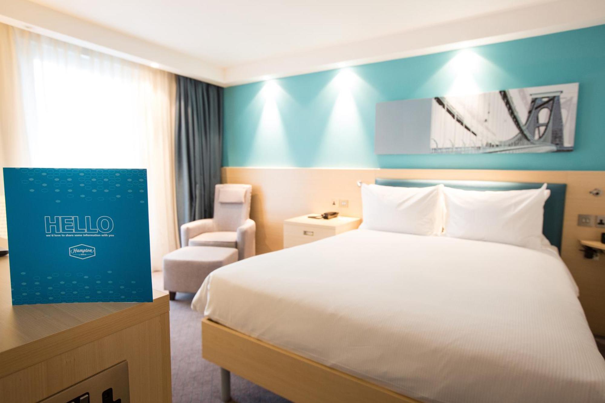 Hampton By Hilton Bristol Airport Hotel Redhill  Bagian luar foto
