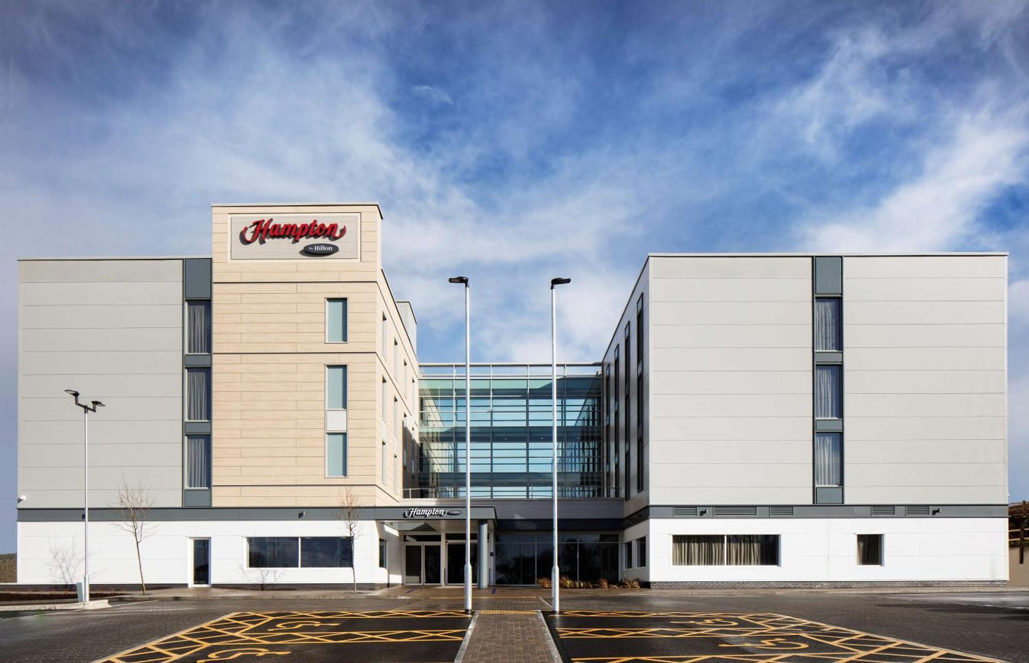 Hampton By Hilton Bristol Airport Hotel Redhill  Bagian luar foto