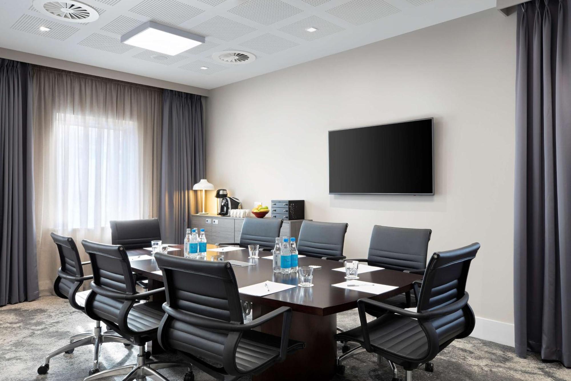 Hampton By Hilton Bristol Airport Hotel Redhill  Bagian luar foto