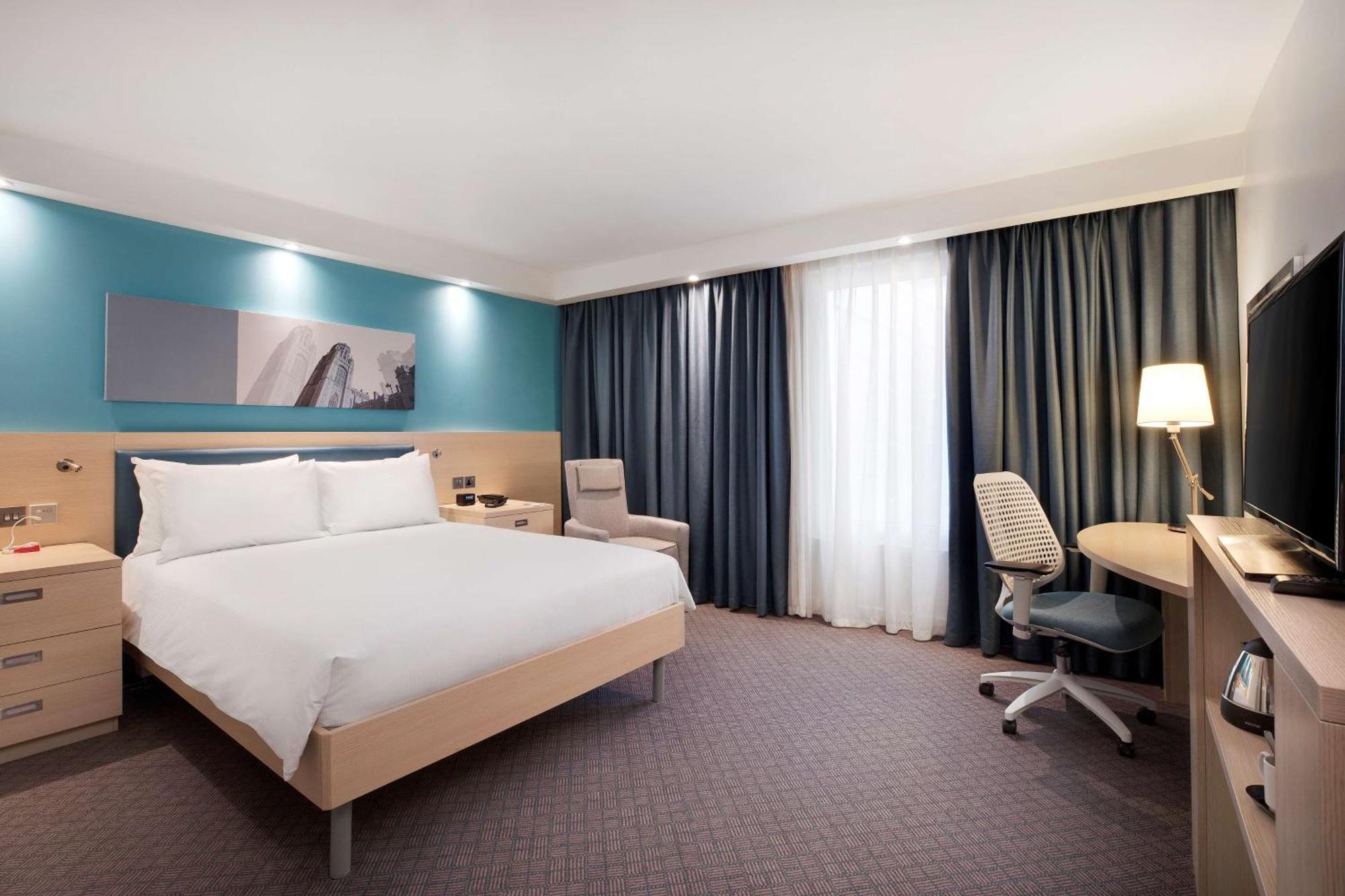 Hampton By Hilton Bristol Airport Hotel Redhill  Bagian luar foto