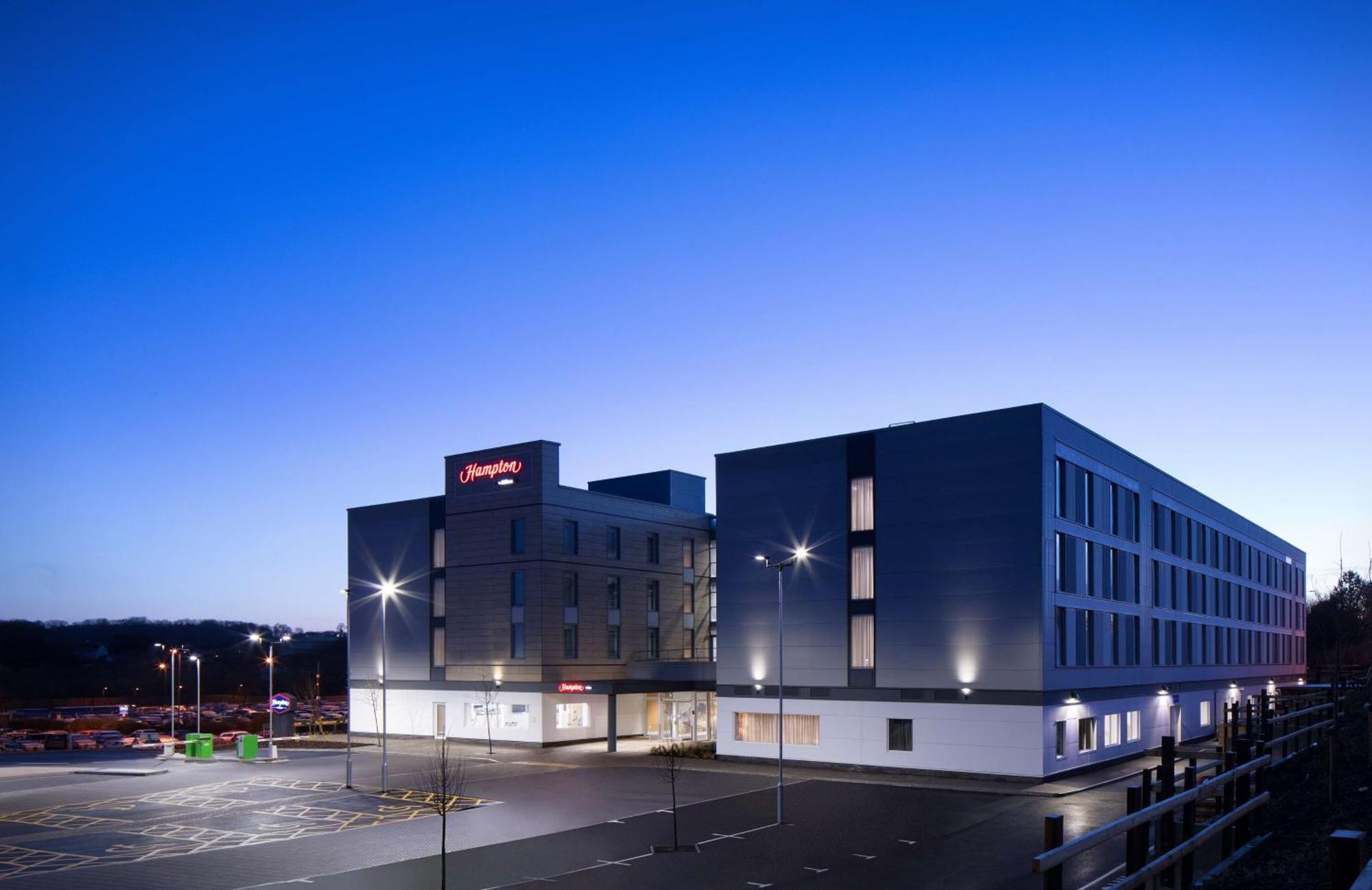Hampton By Hilton Bristol Airport Hotel Redhill  Bagian luar foto