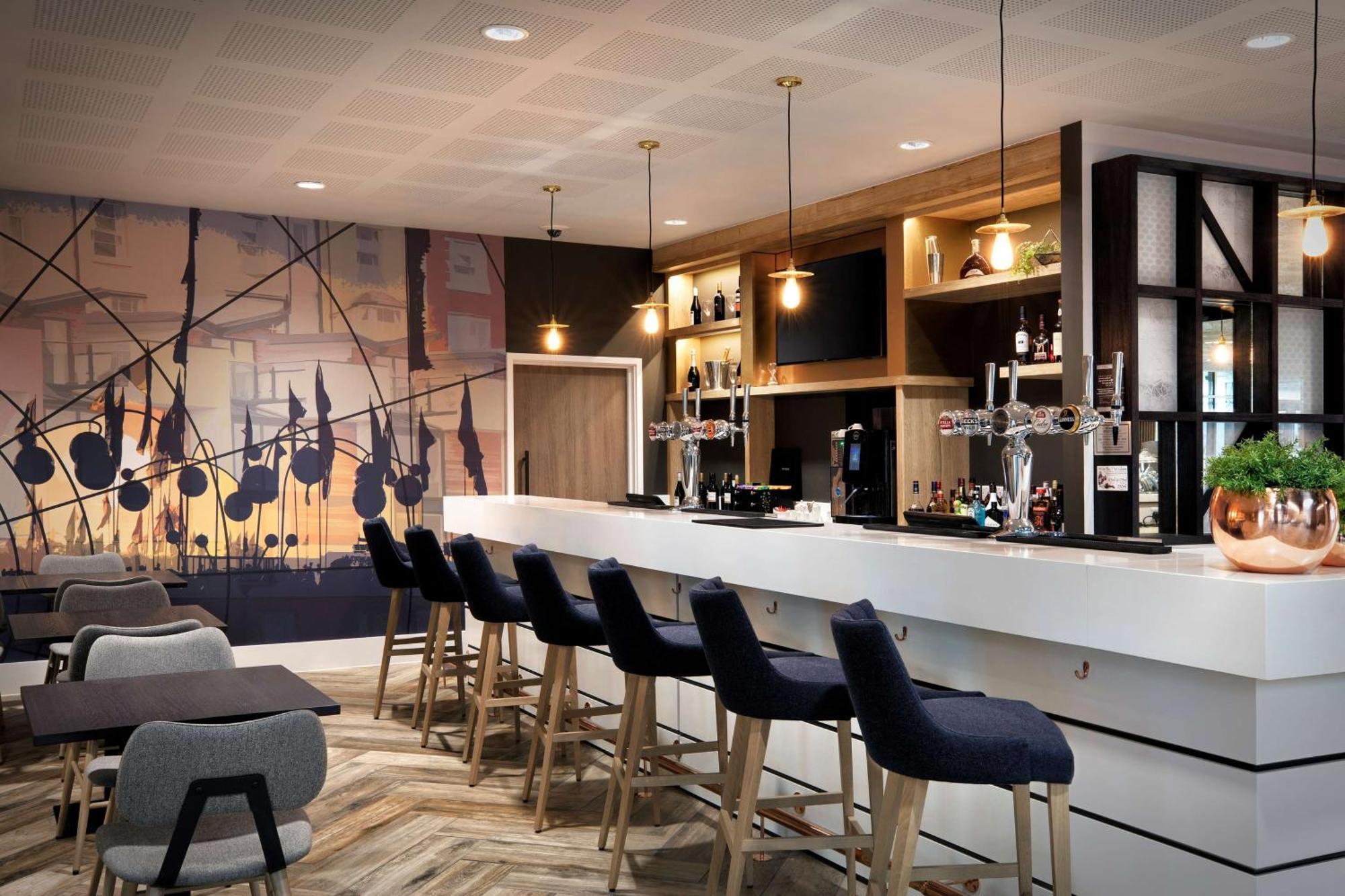 Hampton By Hilton Bristol Airport Hotel Redhill  Bagian luar foto