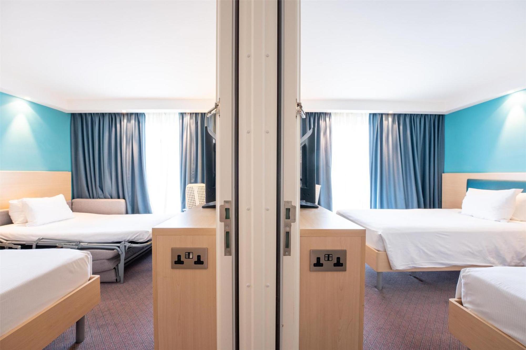 Hampton By Hilton Bristol Airport Hotel Redhill  Bagian luar foto