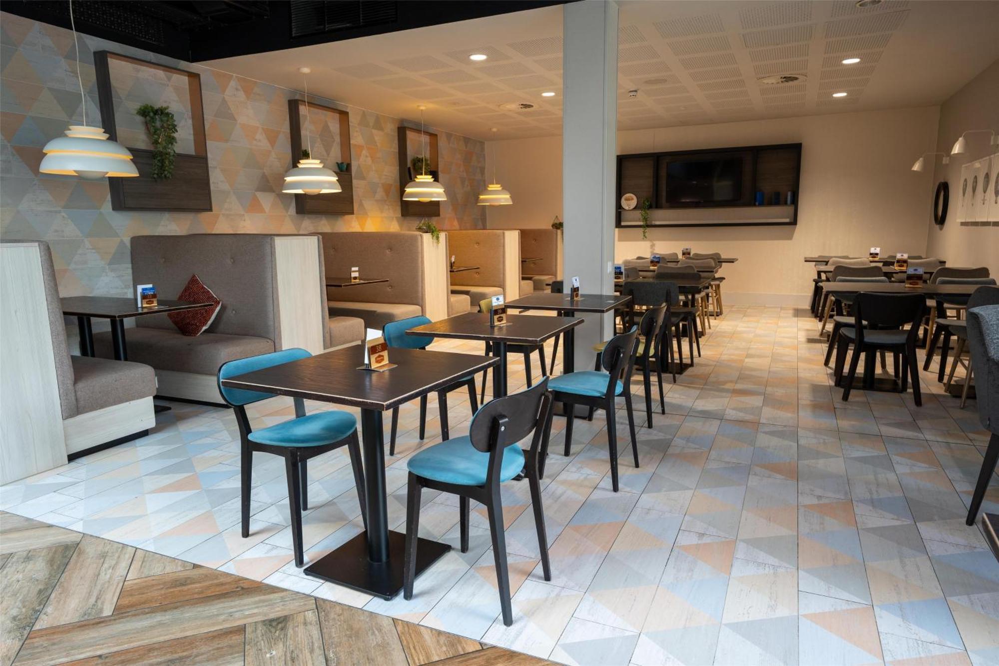 Hampton By Hilton Bristol Airport Hotel Redhill  Bagian luar foto
