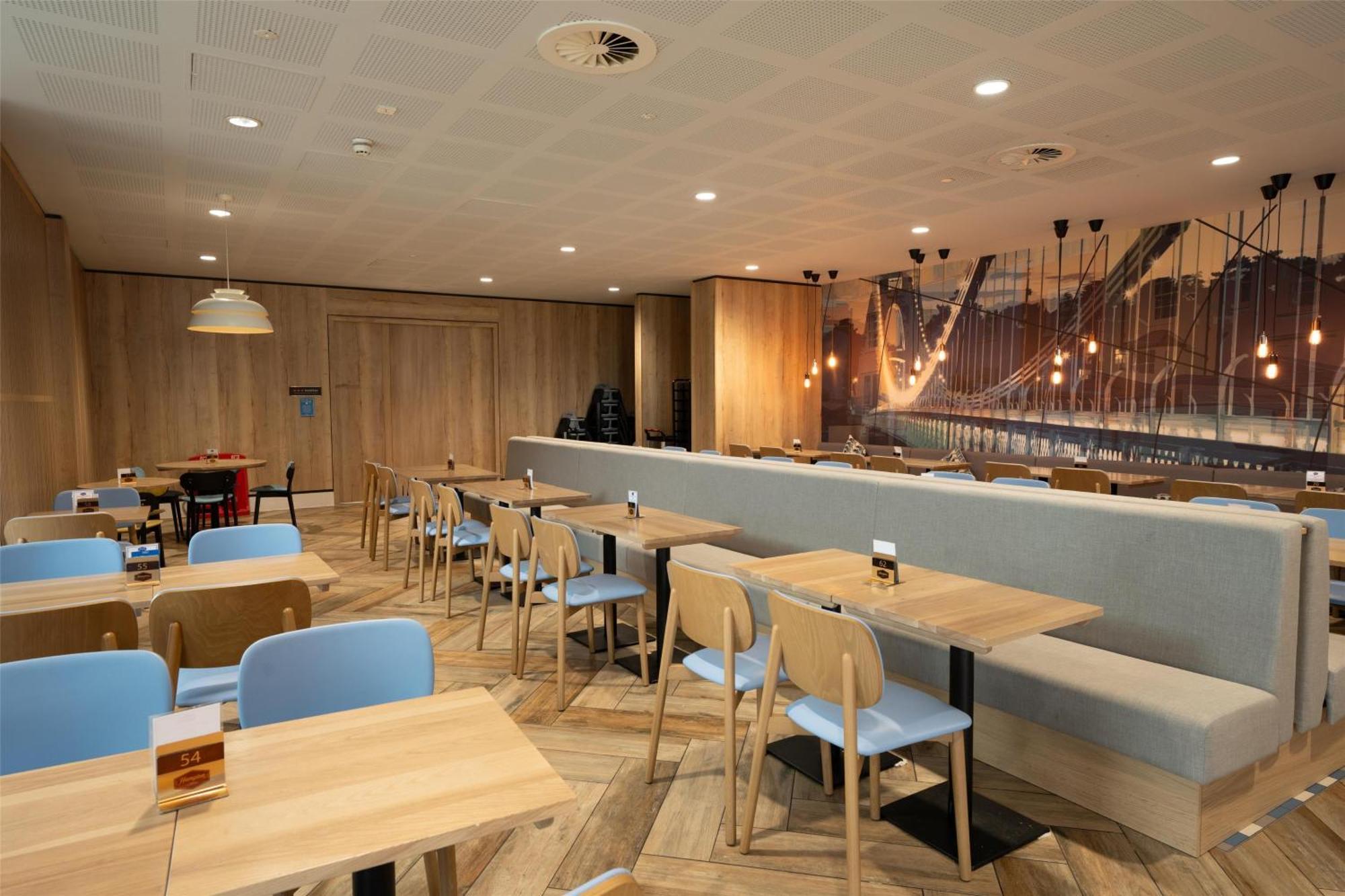 Hampton By Hilton Bristol Airport Hotel Redhill  Bagian luar foto