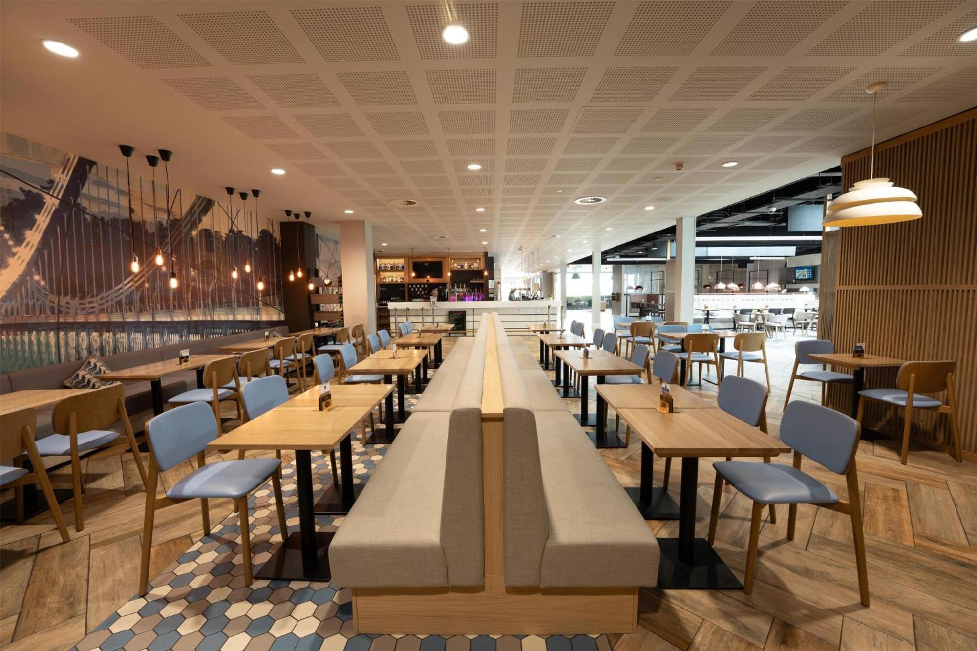 Hampton By Hilton Bristol Airport Hotel Redhill  Bagian luar foto
