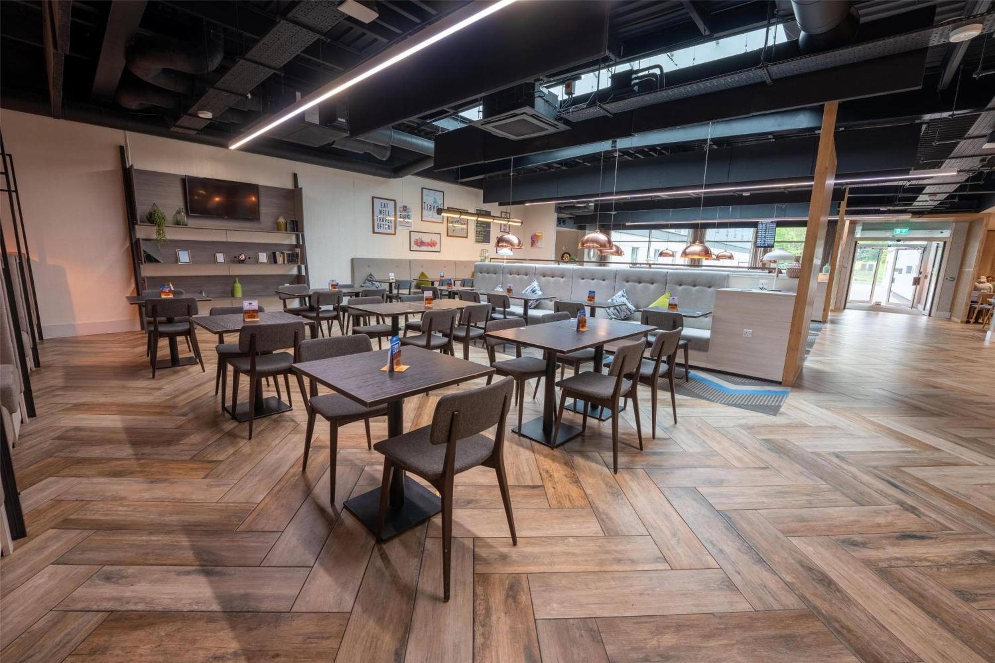 Hampton By Hilton Bristol Airport Hotel Redhill  Bagian luar foto