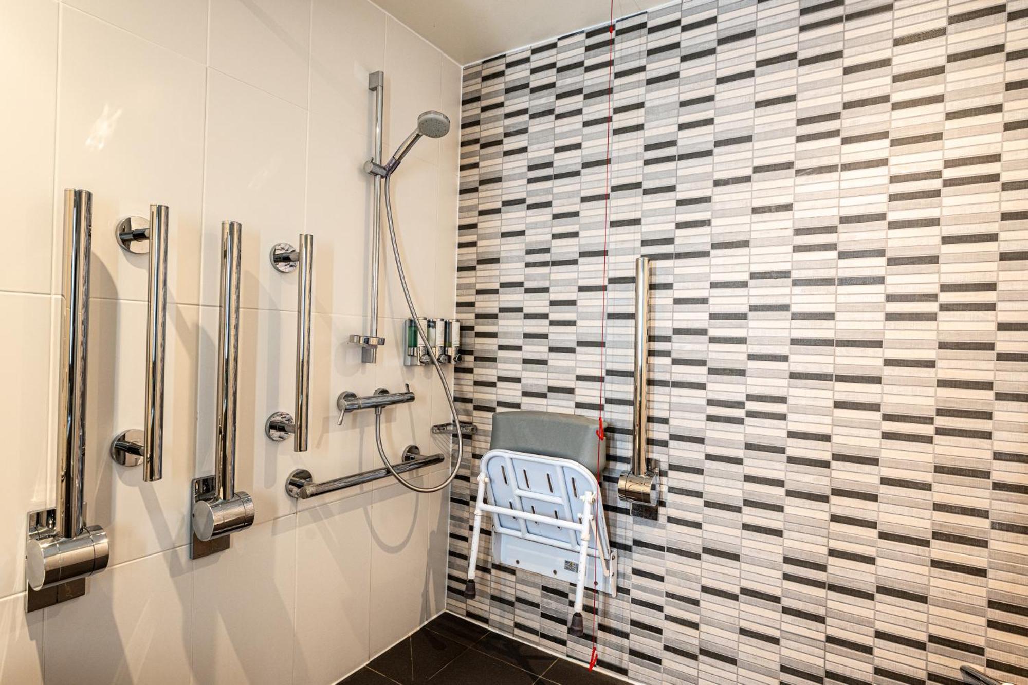 Hampton By Hilton Bristol Airport Hotel Redhill  Bagian luar foto