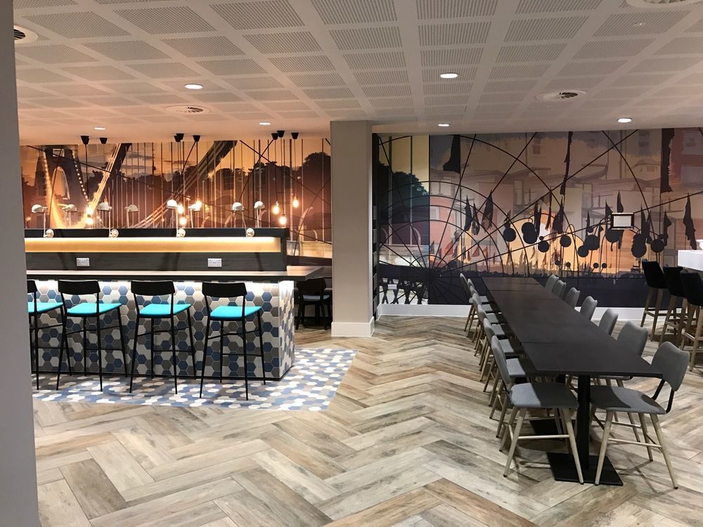 Hampton By Hilton Bristol Airport Hotel Redhill  Bagian luar foto