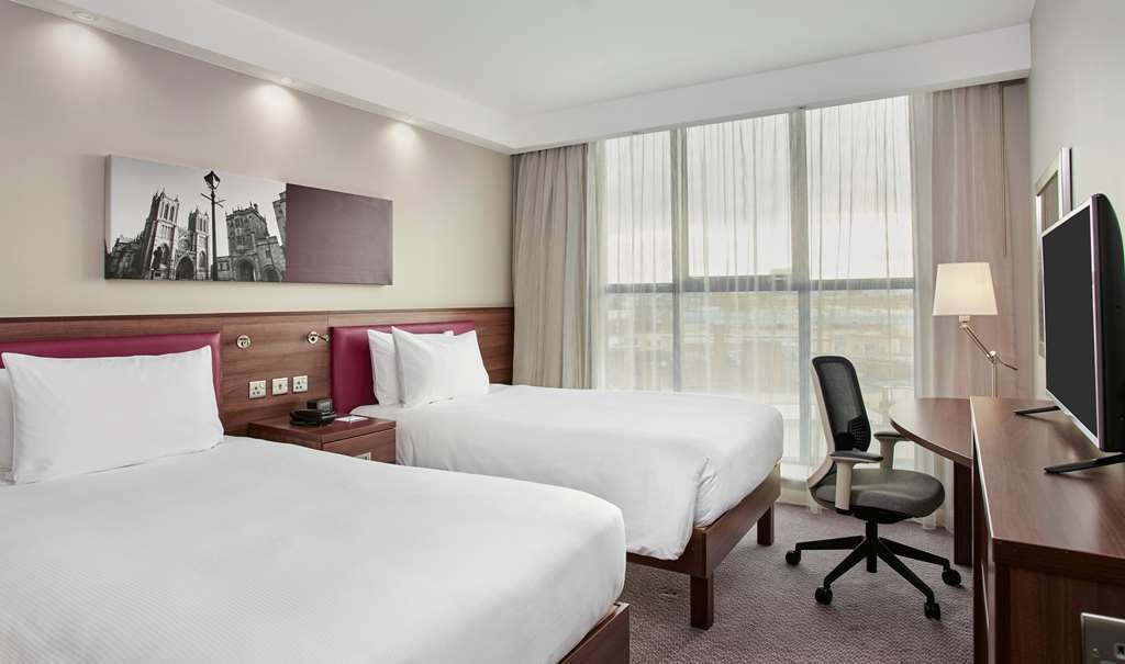 Hampton By Hilton Bristol Airport Hotel Redhill  Ruang foto