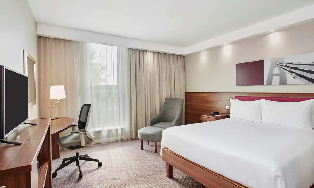 Hampton By Hilton Bristol Airport Hotel Redhill  Ruang foto