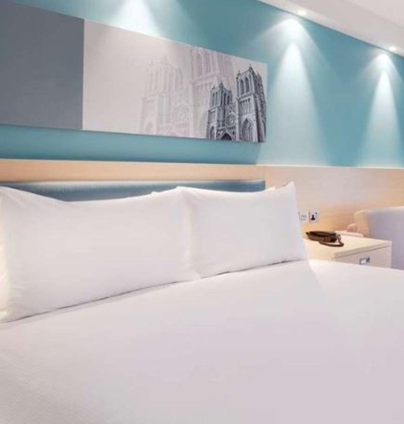 Hampton By Hilton Bristol Airport Hotel Redhill  Bagian luar foto